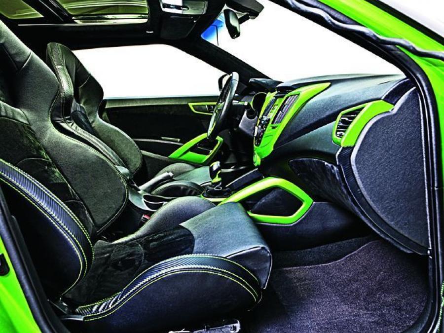  Hyundai Veloster Gaming by Remix 2011 года  (фото 9 из 13)